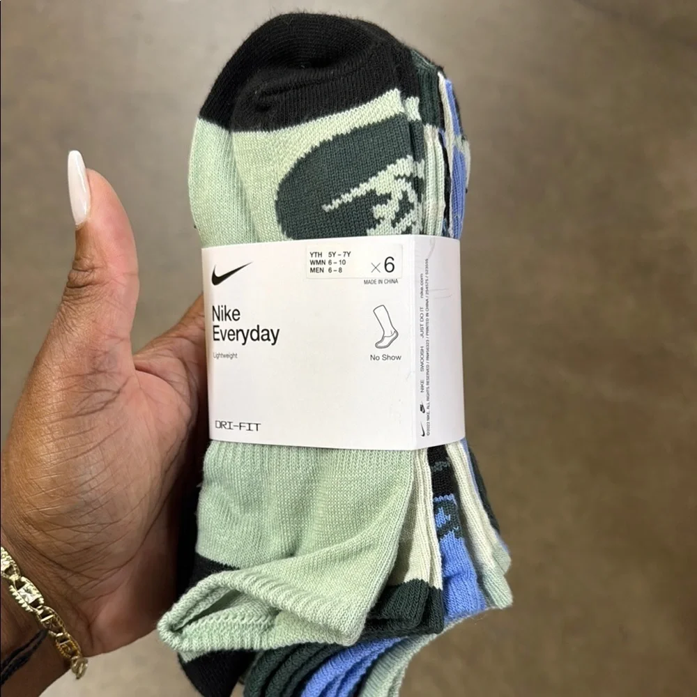 Nike Everyday No Show Socks - Green and Blue